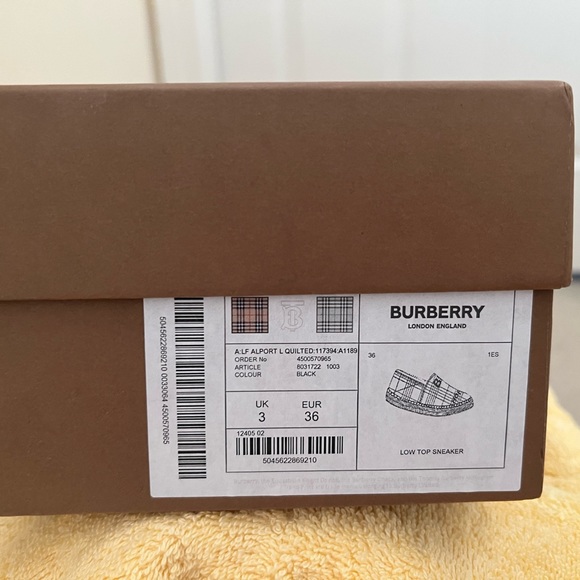 Authentic Burberry Espadrilles - Picture 13 of 15